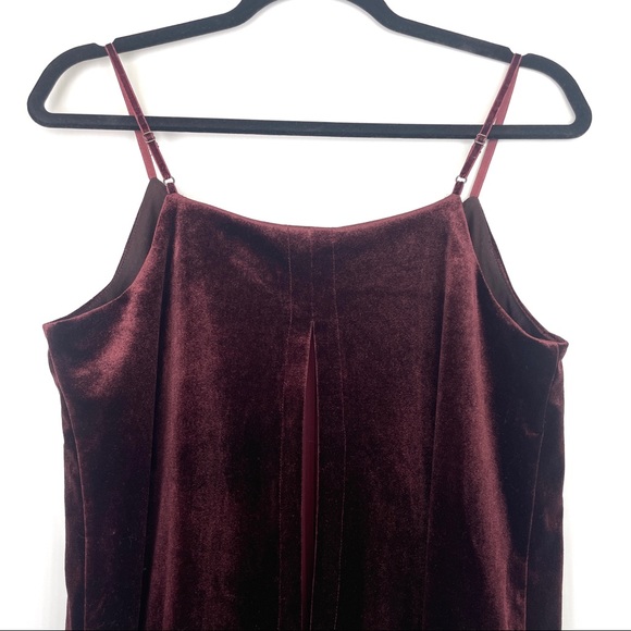 Rose + Olive Burgundy Velvet Camisole Size Medium - Picture 3 of 6